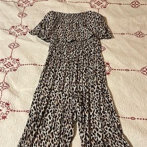 Leopard jumper